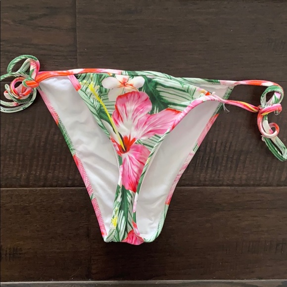 ASOS String-Tie Swimwear Floral Bikini Set 💚 - Picture 3 of 6